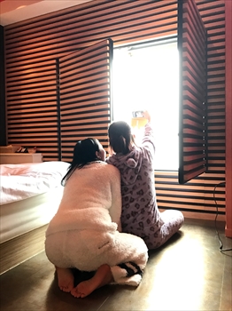 【写真】潜入、ホテルで女子会。　ももこすもも＆レイヤ