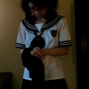 【コスプレ撮影会】制服で黒のストッキングに着替え（一瞬パンチラ）