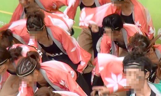 下から上へと激しい踊り子さんたちの踊り！素晴らしい♪138
