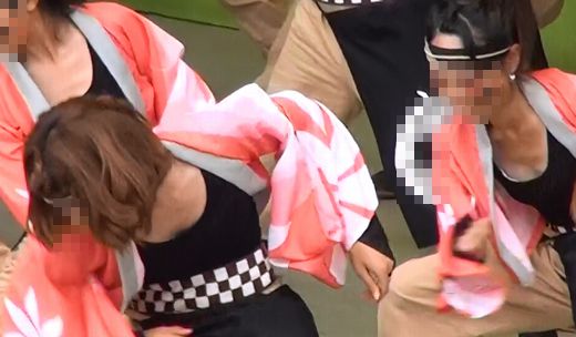 下から上へと激しい踊り子さんたちの踊り！素晴らしい♪138