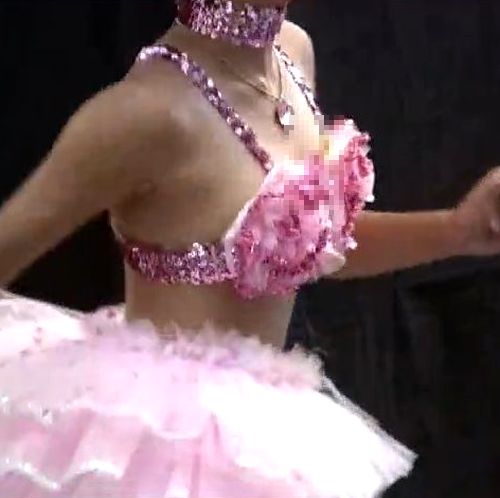 美人が激しく踊るとビックリするくらい興奮します！サンバ最高！！1-58