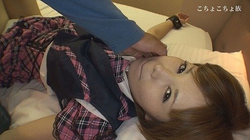 こちょこちょ族　美女素人モデルいいなり娘　19歳　美羽　AKB48制服編　iPhone/iPad 対応 ガチンコ dgpot.com