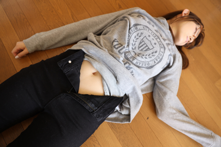 町工場の敷地内に寝ていたメガネ女子を家に連れ込んで…【前半】※期間限定特価