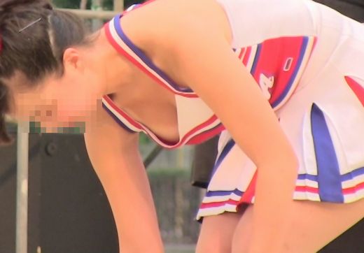 チアダンス！！豊満なおっぱいがこぼれ出てしまいそう！！胸チラ＆乳揺れがたまりません！！216