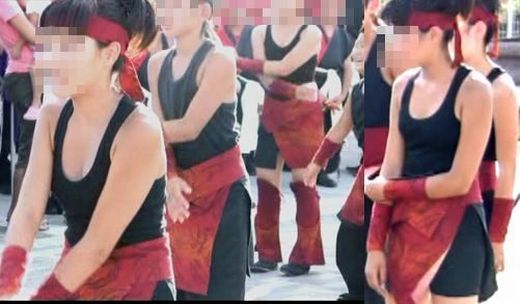 復刻版！！旧作！！ダンス！！長時間！！ユルすぎるタンクトップの踊り子！！0-4