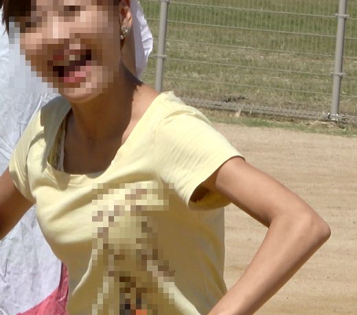 令和販売！！４Ｋ高画質！！ダンス！！ブカブカで胸元が開いたシャツで踊る踊り子！！n314