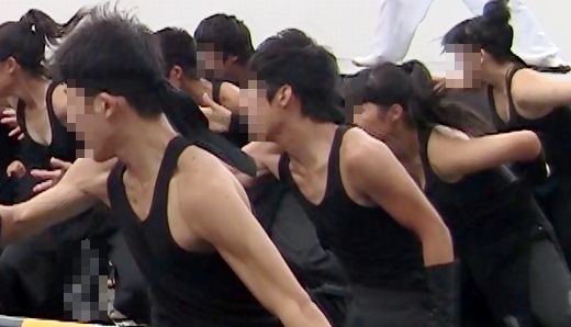 ダンス！！発育中の若さ溢れる女の子の衣装が多数見えてしまいます！！387