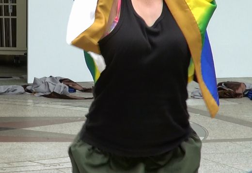 ダンス。タンクトップからの胸チラ！！何度も見えるブラチラ！！ブラ紐！！206