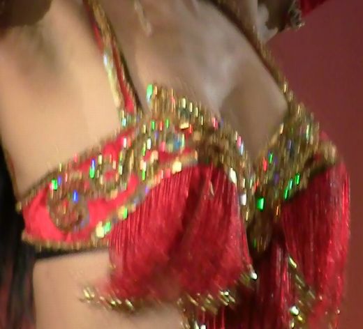 ダンス！！若い子達限定ベリーダンス！！露出度は大人顔負け！！胸チラ！！403