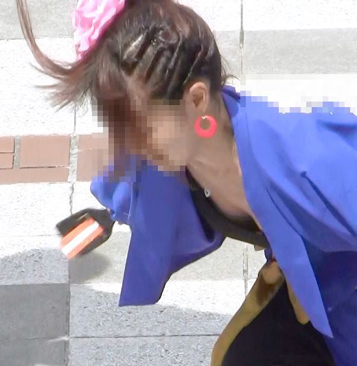 ダンス。タンクトップから終始チラリ＆豪快に見えるところも！！柄や模様がわかるほどくっきり！！147