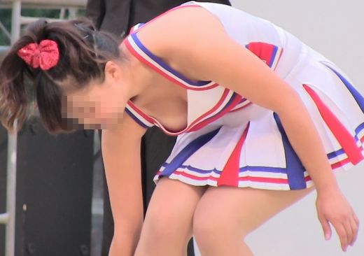 チアダンス！！豊満なおっぱいがこぼれ出てしまいそう！！胸チラ＆乳揺れがたまりません！！216