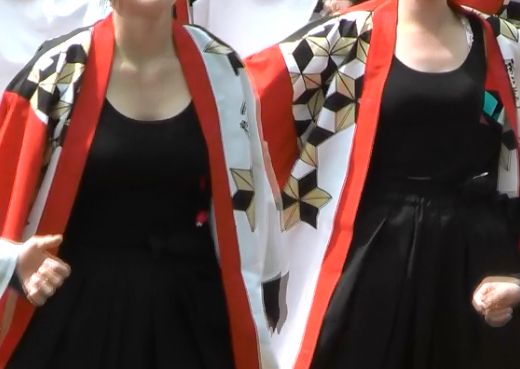 ダンス！！ゆるゆるなタンクチップで踊りまくり！！たくさんの成長中の物がチラリ！！396