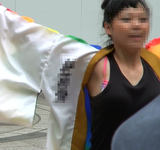 ダンス。タンクトップからの胸チラ！！何度も見えるブラチラ！！ブラ紐！！206