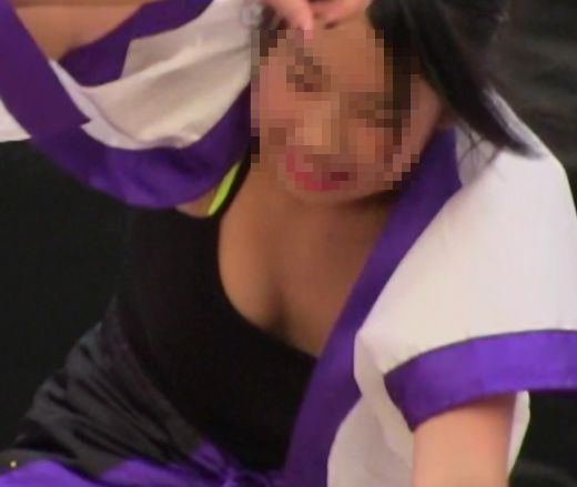ダンス！！キャミソールから豊満なおっぱいがチラリ！！若くて豊乳がエロい！！367