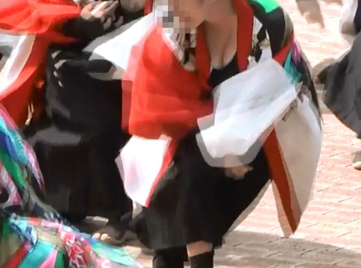 ダンス！！ゆるゆるなタンクチップで踊りまくり！！たくさんの成長中の物がチラリ！！396
