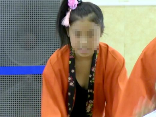 ダンス。タンクトップからのノーブラの胸がチラリ！！微妙に見える胸チラがたまりません！！208