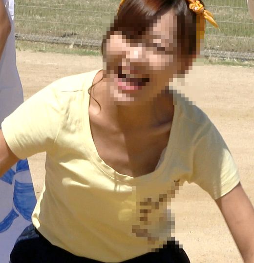 令和販売！！４Ｋ高画質！！ダンス！！ブカブカで胸元が開いたシャツで踊る踊り子！！n314