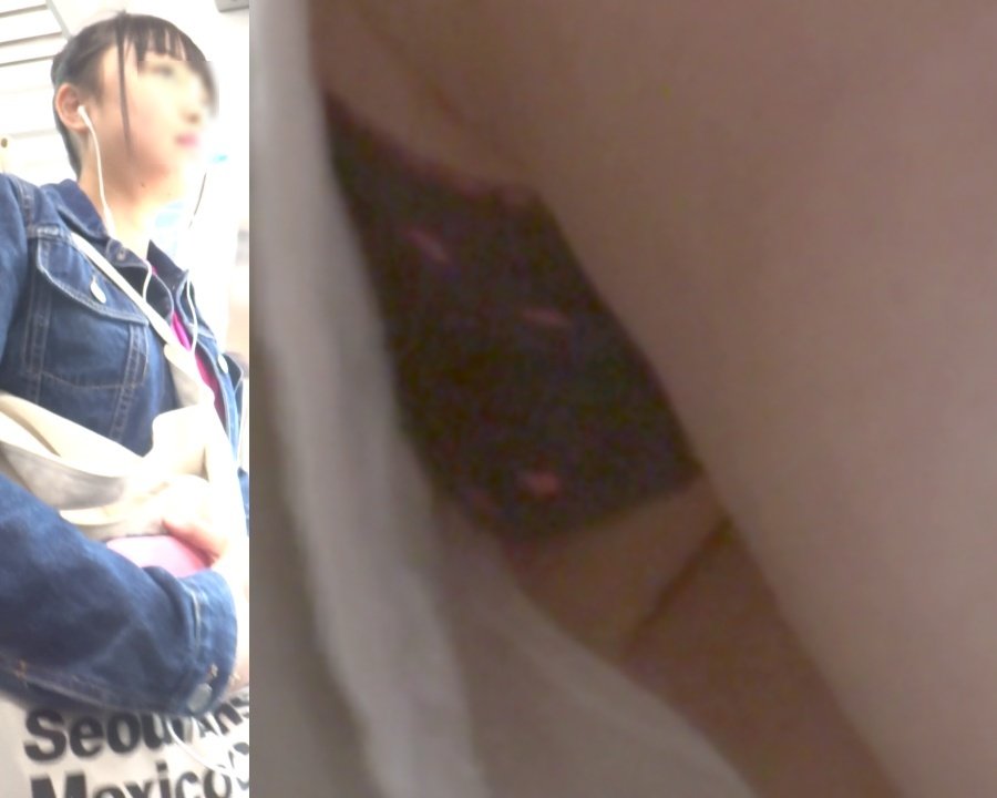 [★顔出し]パンチラ盗撮 カワイイ女子大生 黒地にピンクの水玉パンツを電車内でこっそり撮影 [アダルト]