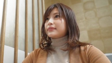 新婚の人妻が色白美巨乳の欲求不満の体を巨根で突かれ汗だくになって悶絶