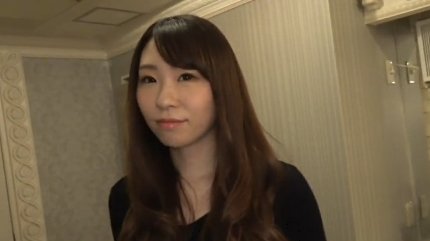 美肌の24歳美容サロン店員が初ハメ撮りでDカップの美巨乳を揺らして喘ぎまくり