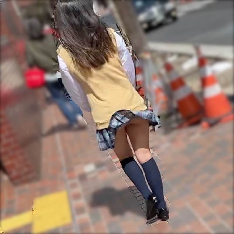 【神回】【盗撮】自然が起こした奇跡のパンチラ動画。この世に神はいた