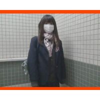 夏盛り女子○生【16】バレるかもしれない･･必死に声を押し殺しチョメチョメされる女子○生！嫌いじゃないんだね～お尻の穴全開（笑）