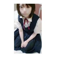 [ 貧乏清楚J.C.2　　 まゆ ] 可愛い　　顔でトランクスの上からさわさわ 顔出し動画