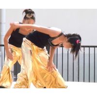 踊り子さんの踊りを見てるといつも元気がでてきます♪130