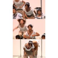 ダンス。隠そうとする胸元がどうしても見えてしまう！！いろんなものが見えてしまいます！！131