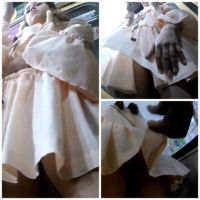 Tバック２人。ワンピース逆さブラチラまで行ってます。
